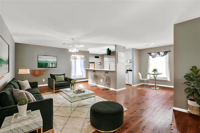 Foto del edificio - 3310 Darby Ln