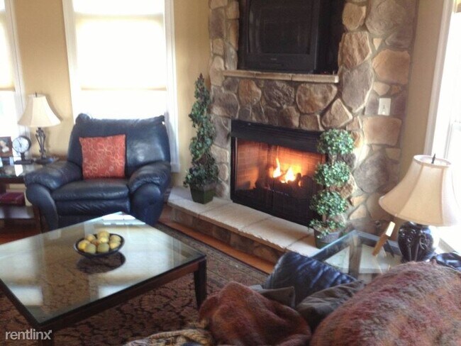 Building Photo - 1 br, 1 bath House - 10850 Misty Creek Ct