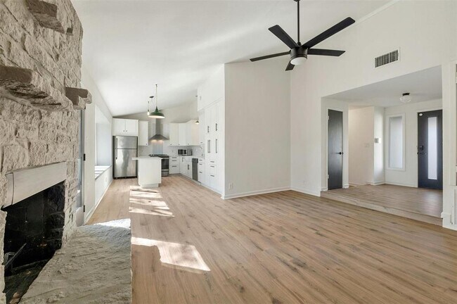 Building Photo - 7009 Windrift Way