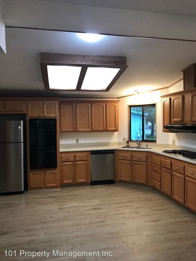 Building Photo - 2 br, 2 bath House - 125 Champlain Ave.