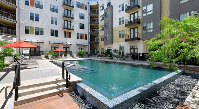 Building Photo - The Arnold