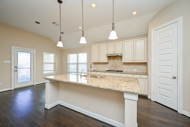 Foto del edificio - 5823 Hillside River Ln