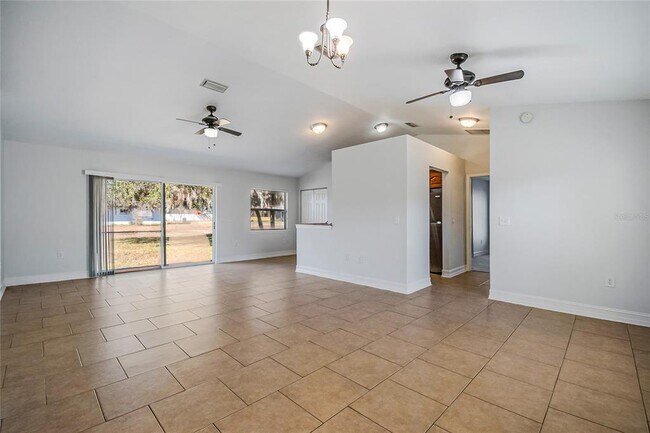 Foto del edificio - 2370 Pine St