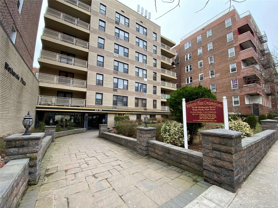 Foto principal - 65-50 Wetherole St