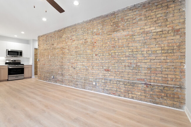 Foto del edificio - 7383 N Damen Ave