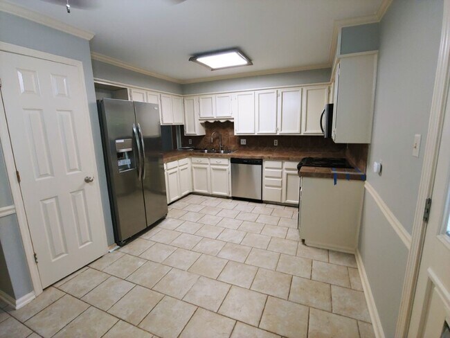 Foto del edificio - 5 Hickory Ln