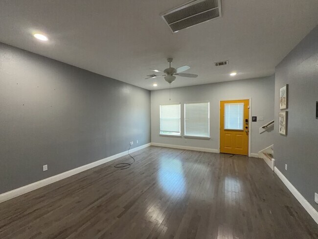 Foto del edificio - 1828 Fletcher St