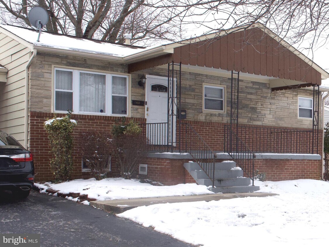 Primary Photo - 1611 Fenwood Ave