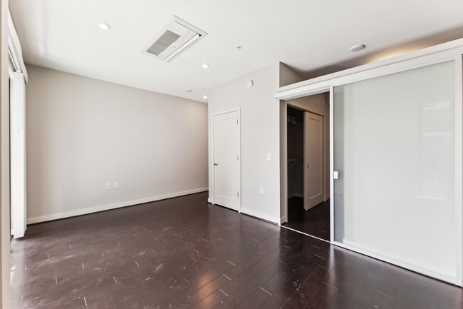 Building Photo - Urban Living in Downtown Silver Spring 1BD...