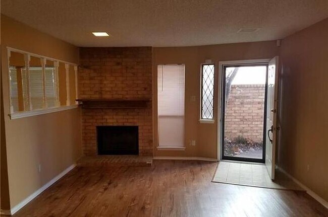 Building Photo - 606 Windgate Ct