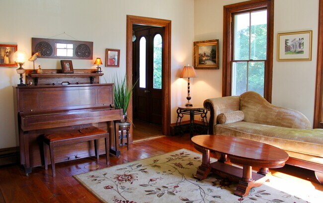 Foto del edificio - 235 Harvey Hill Rd