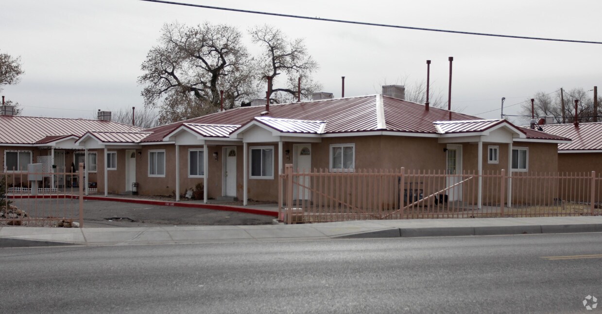 419 Atrisco Dr SW, Albuquerque, NM 87105 Apartments in Albuquerque