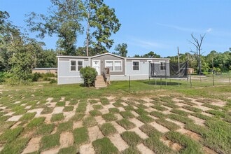 Building Photo - 595 County Rd 2218