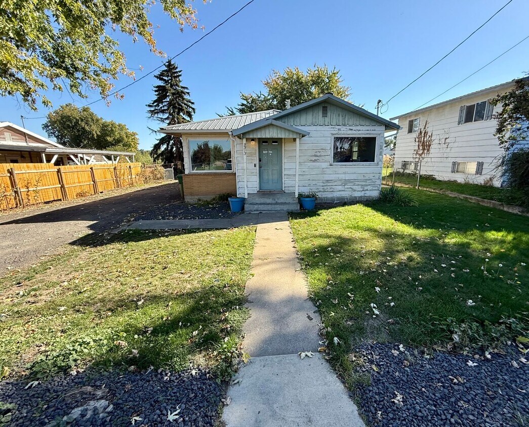 Primary Photo - Coming Soon 3-bedroom, 1-bath home