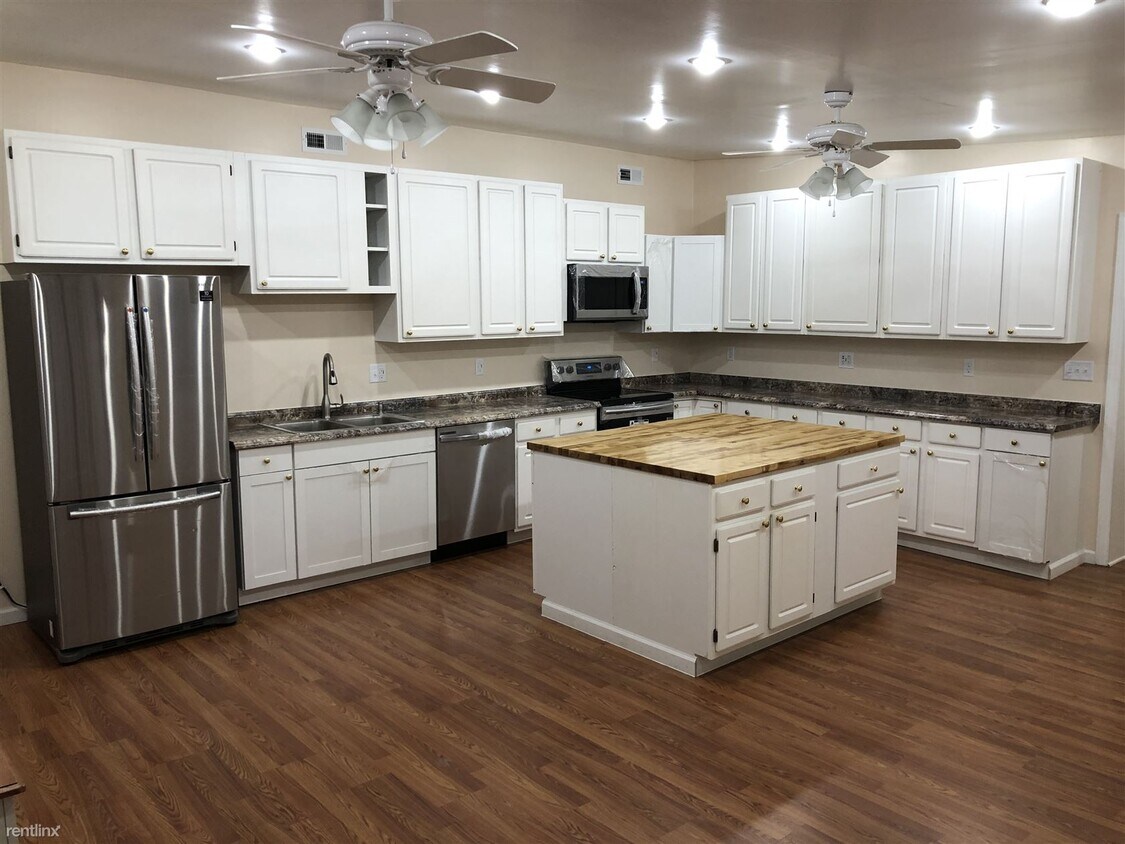 Primary Photo - 265 Robinwood Ave