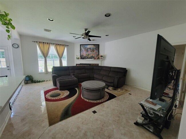 Foto del edificio - 15523 Seminole Canyon Dr