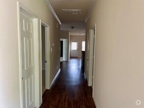 Building Photo - 613 Rosewood St