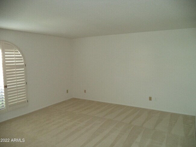 Foto del edificio - 3125 E Claremont Ave