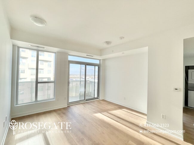 Building Photo - Spacious 4-Bedroom Home with Private Outdo...