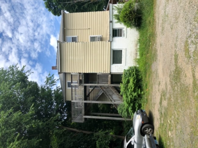 Building Photo - 195 Riverside St