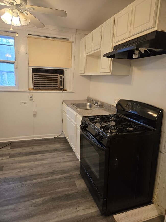 Building Photo - Oak Lane 3BR **PHA OK!**