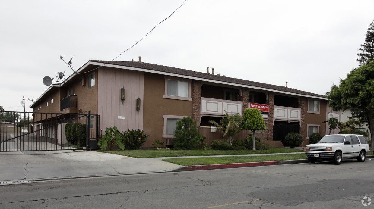 Primary Photo - 811 S Webster Ave