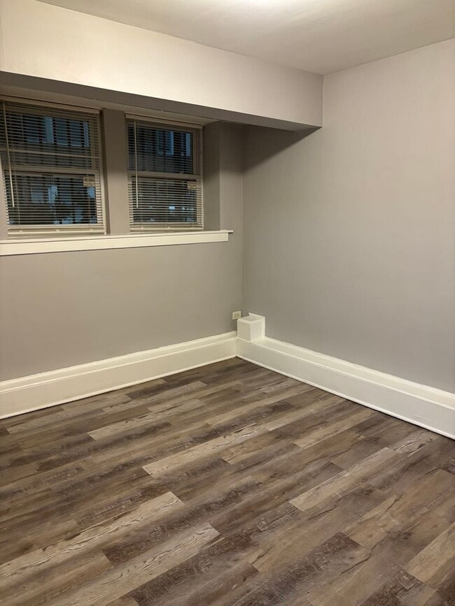 Building Photo - 6220 S Eberhart Ave