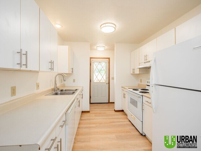 Foto del edificio - Upriver Dr. 3531-3533 E