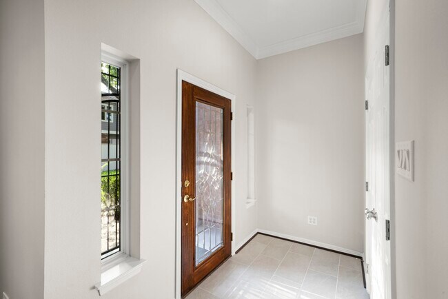 Foto del edificio - 4023 Breakwood Dr