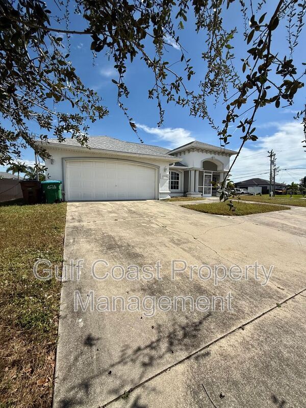 Building Photo - 2725 Chiquita Blvd S