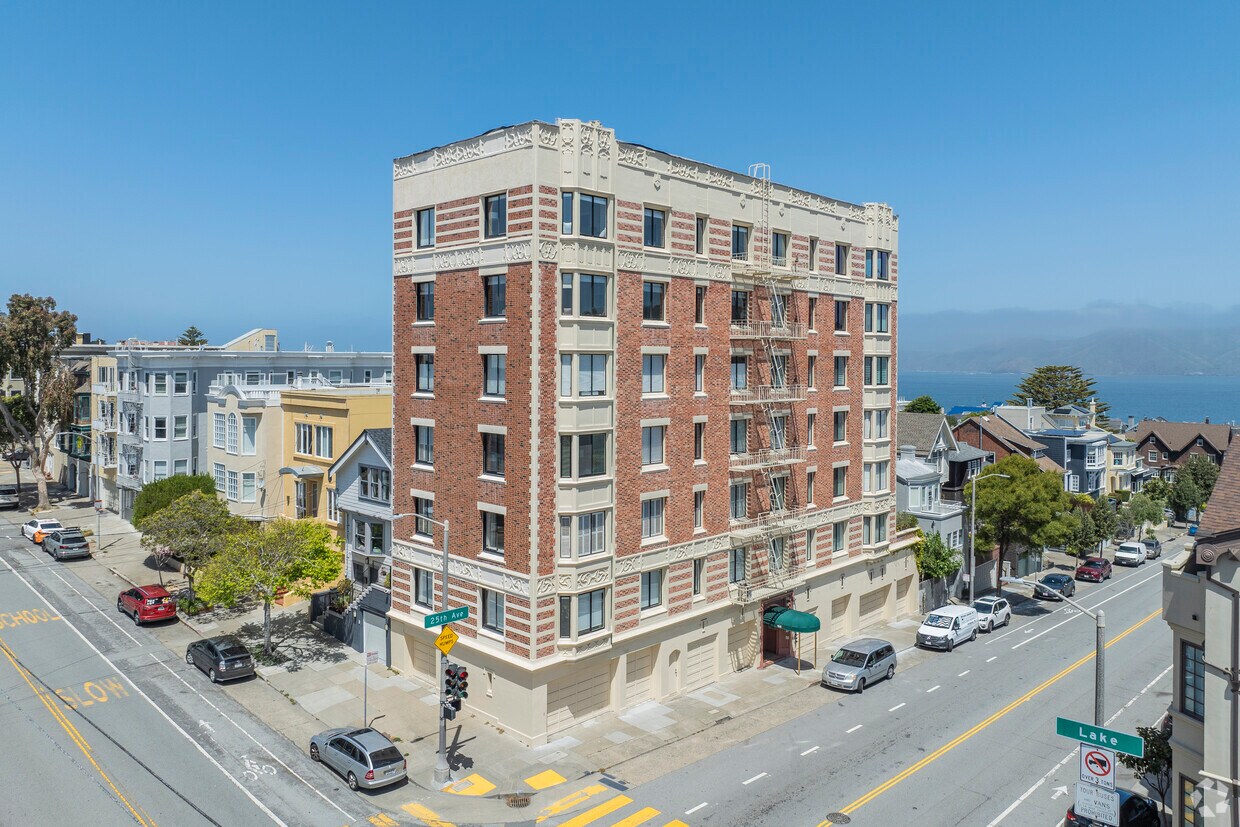 Primario - 195 25th Ave