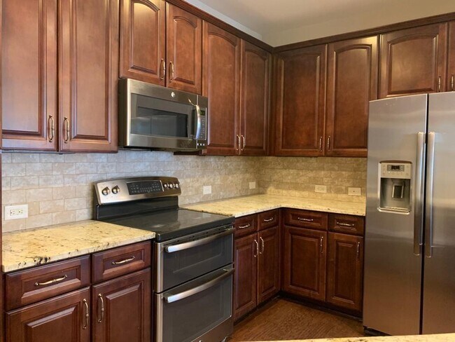 Building Photo - 2136 Knoll Pl NE