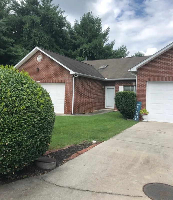 Primary Photo - 4424 Greenfern Way
