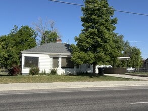 Building Photo - 622 S Main St