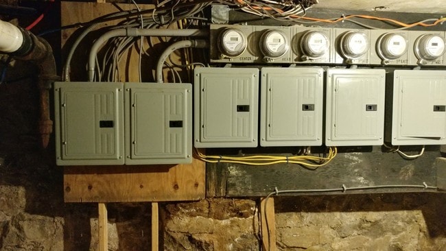 Interior Photo - 496-500 W Main St