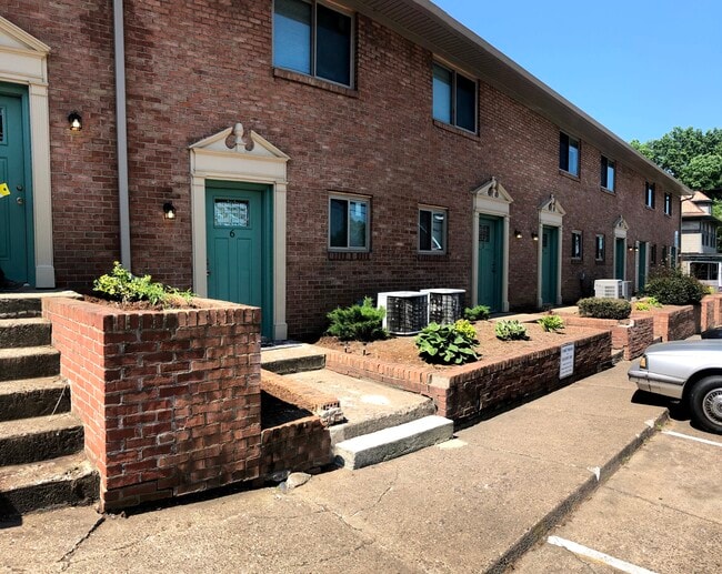 Building Photo - Greenbriar Gardens