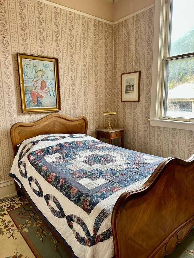 Foto del edificio - 304 6th St