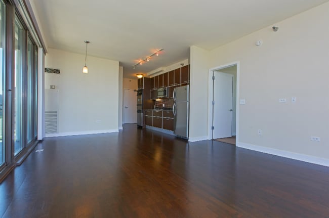 Building Photo - 307 N Union Ave