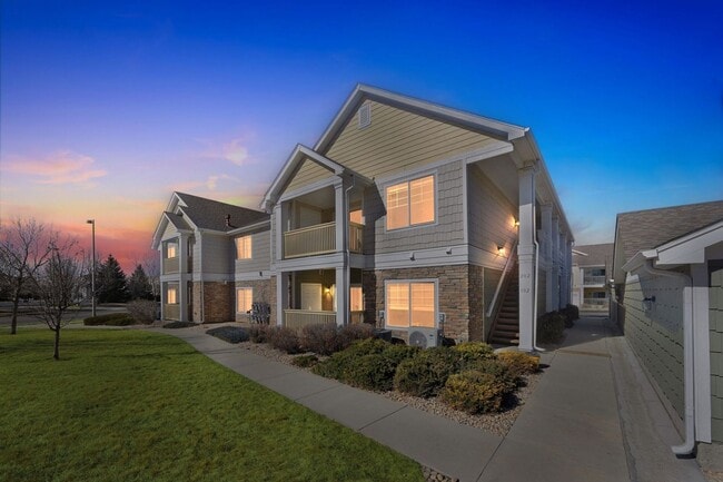 Building Photo - 4955 Hahns Peak Dr