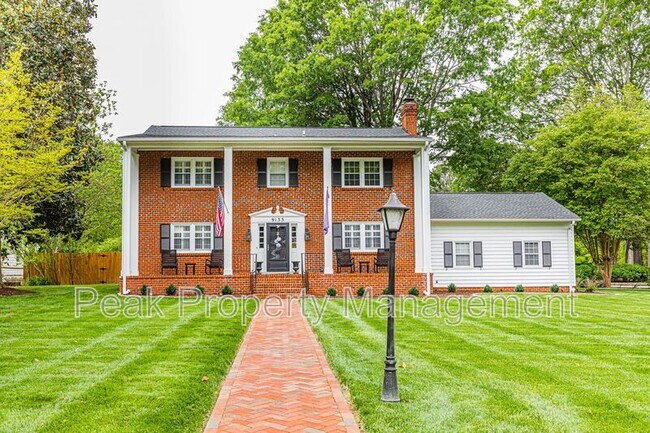 Foto del edificio - 9133 Robin Ridge Dr