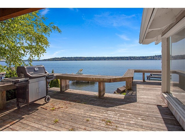 Building Photo - 12733 Holmes Point Dr NE