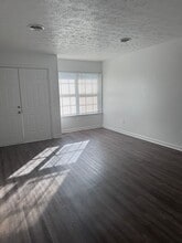 Building Photo - 3210 Brookside Dr NW