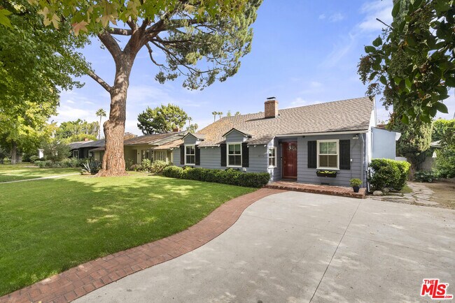 Foto del edificio - 4506 Nagle Ave