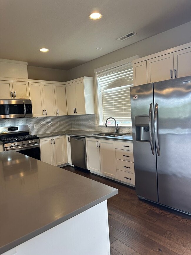 Foto del edificio - BEAUTIFUL CONTEMPORARY HOME IN BETHANY