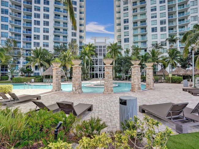 Building Photo - 2681 N Flamingo Rd