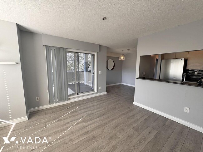 Photo du bâtiment - Wellington Court 1 Bed Apartment Rental 20...