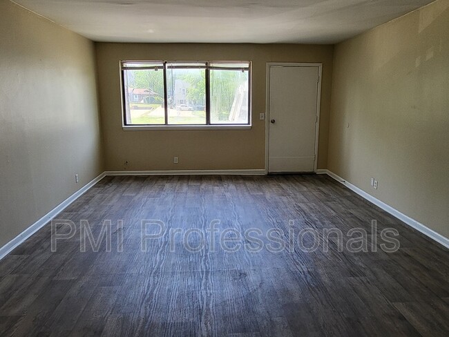 Foto del edificio - 800 Anderson Ln