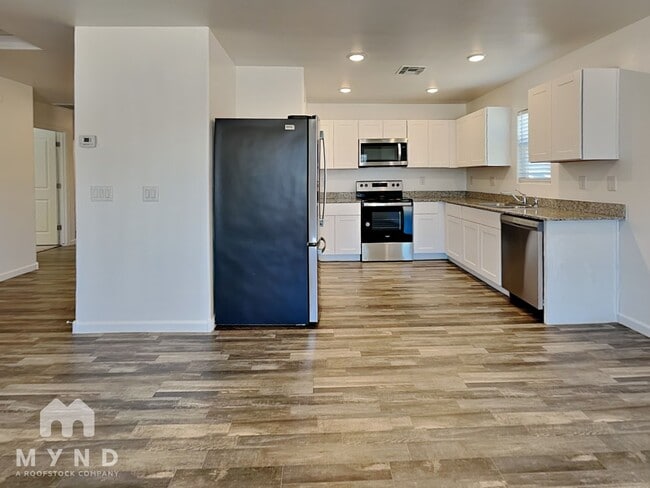 Foto del edificio - 9346 W Raven Dr