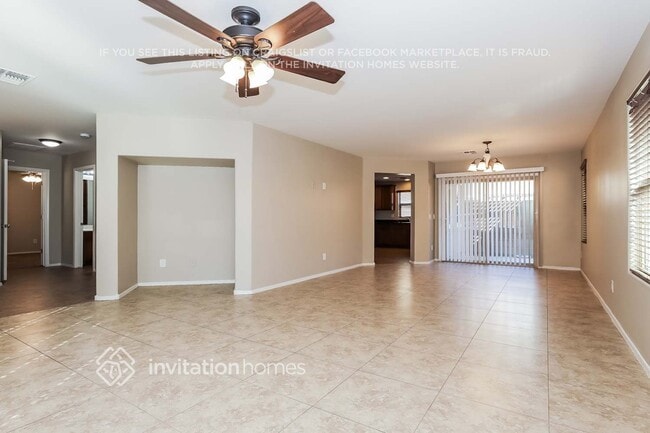 Building Photo - 2241 S Buckaroo Trail