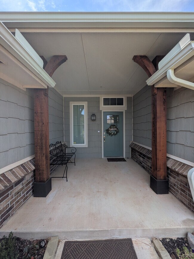 Building Photo - 18001 Haslemere Ln